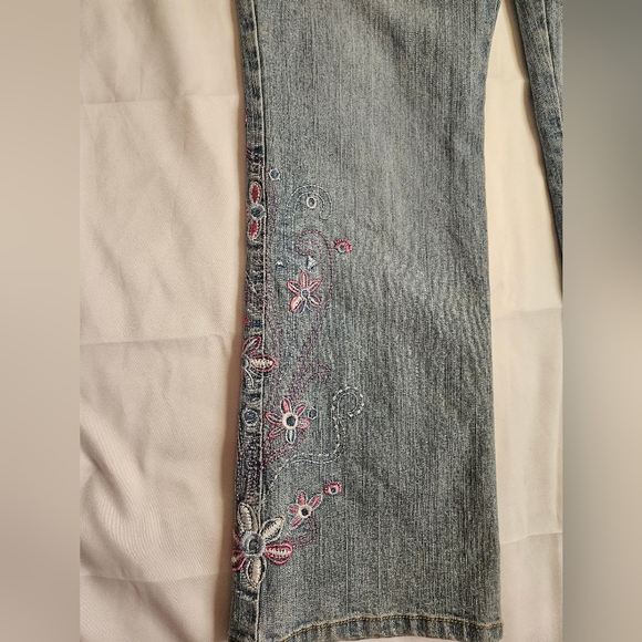 Rave Girl Girls Blue Bootleg Jeans with Floral Stitching on Sides Size 8 - Picture 2 of 10